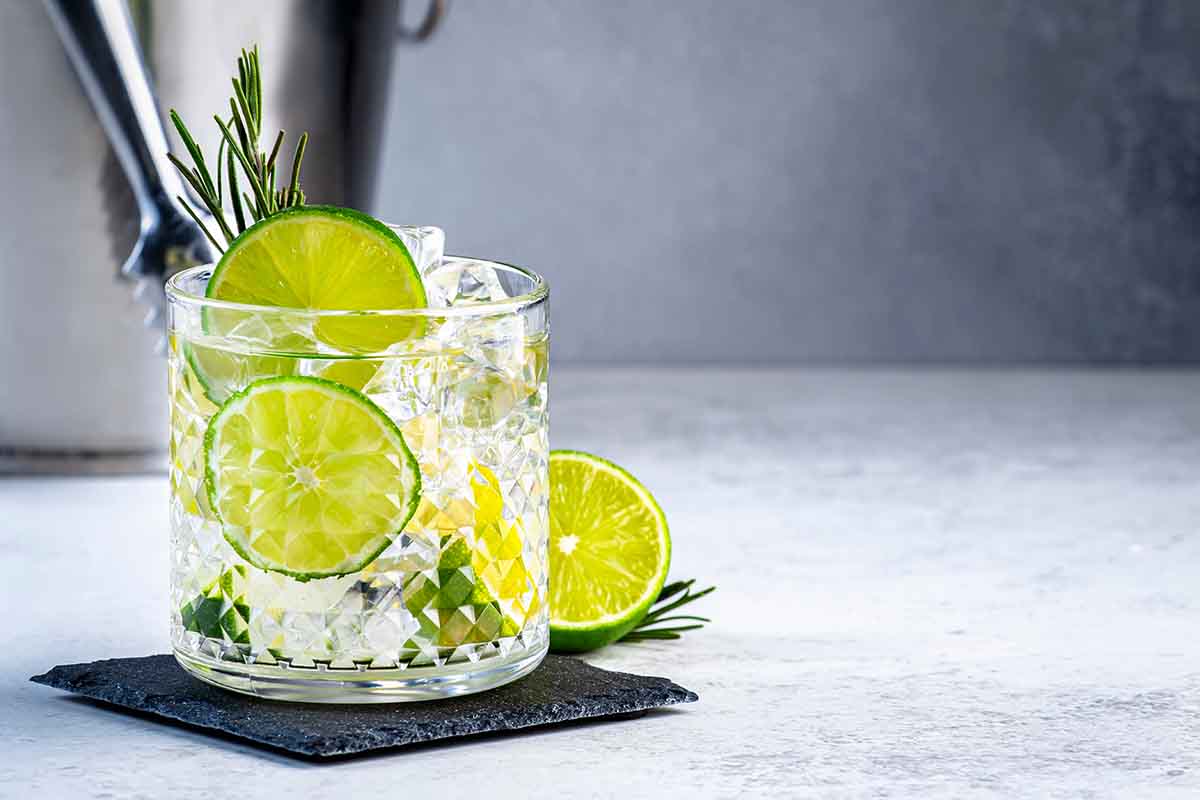 Come si prepara il Gin Tonic: la ricetta del cocktail