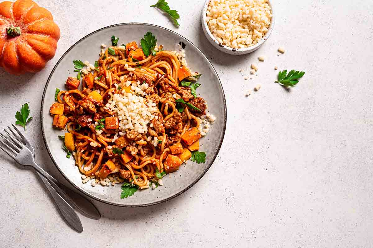 Pasta con zucca e erbe aromatiche: la ricetta
