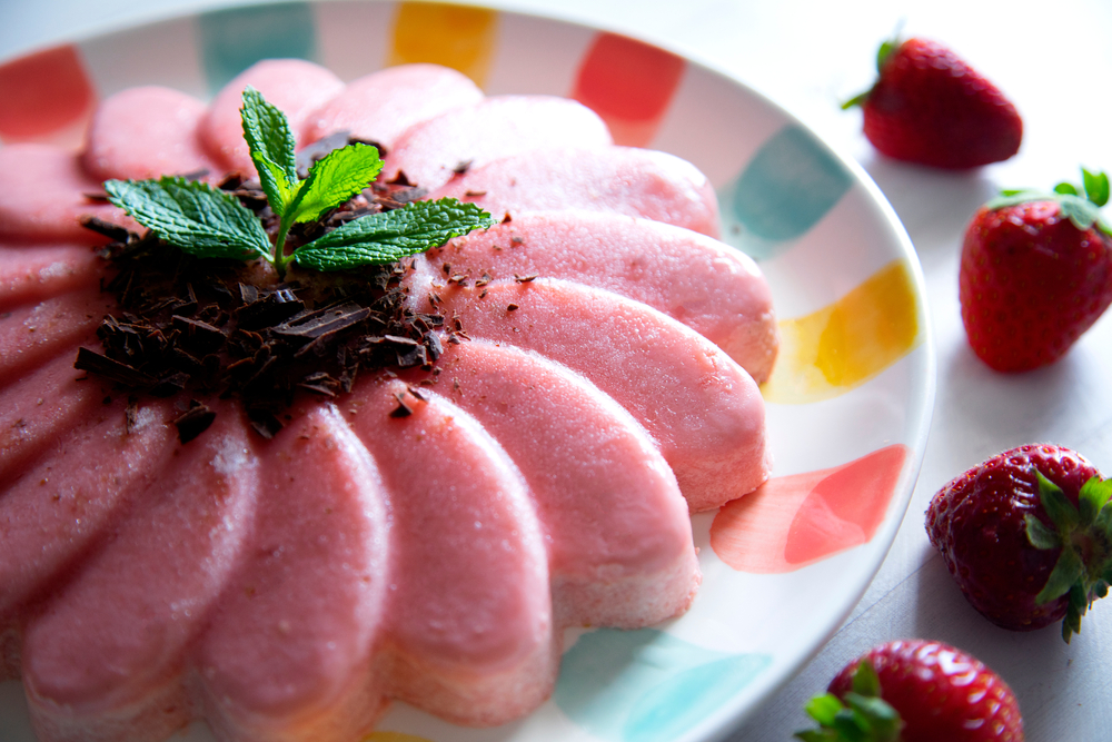Bavarese alle fragole: la ricetta perfetta per un dessert al cucchiaio