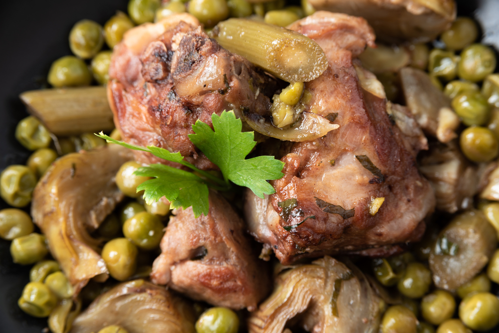 Agnello con carciofi: la ricetta perfetta per Pasqua