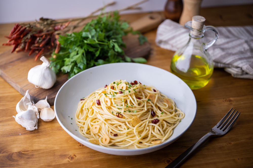 Spaghetti aglio, olio e peperoncino: la ricetta veloce che salva la cena