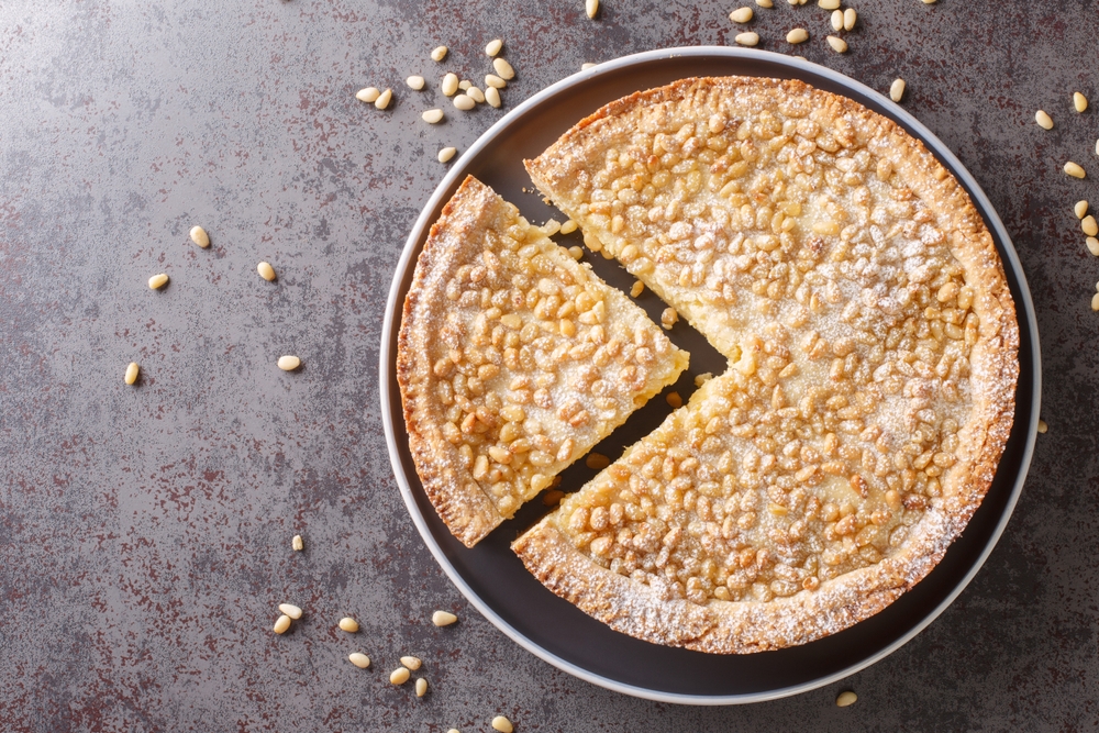 Torta di miele e pinoli, la ricetta senza lattosio