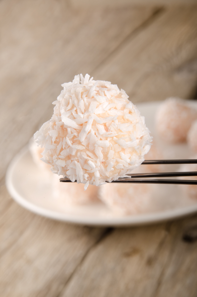 Tartufi alla ricotta e cocco