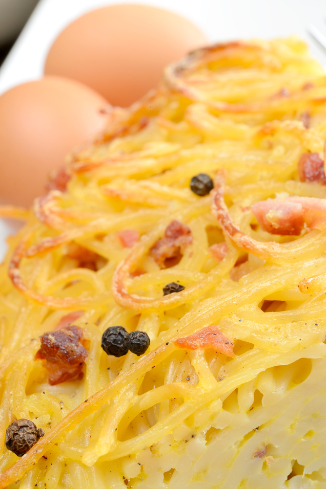 Spiedini di spaghetti fritti