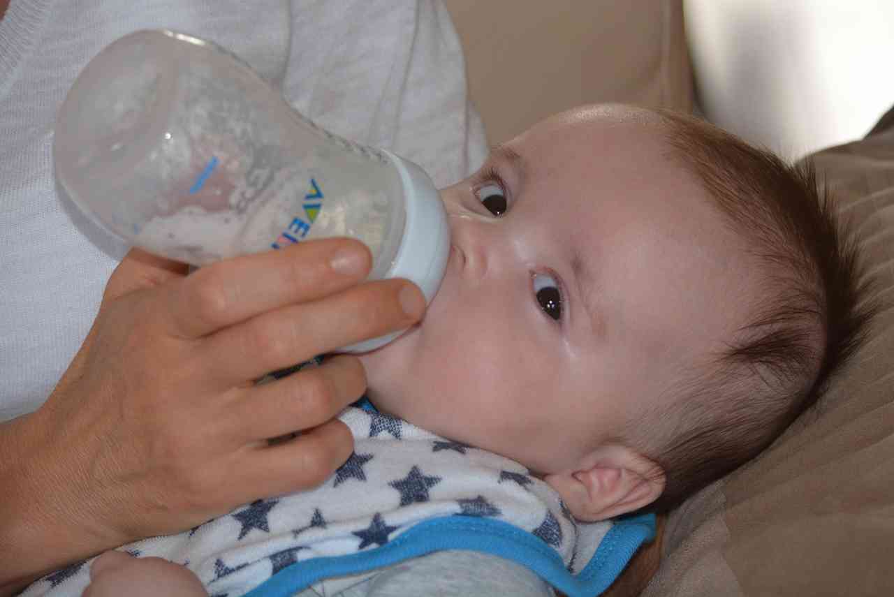 Rigurgito del neonato: cosa fare?