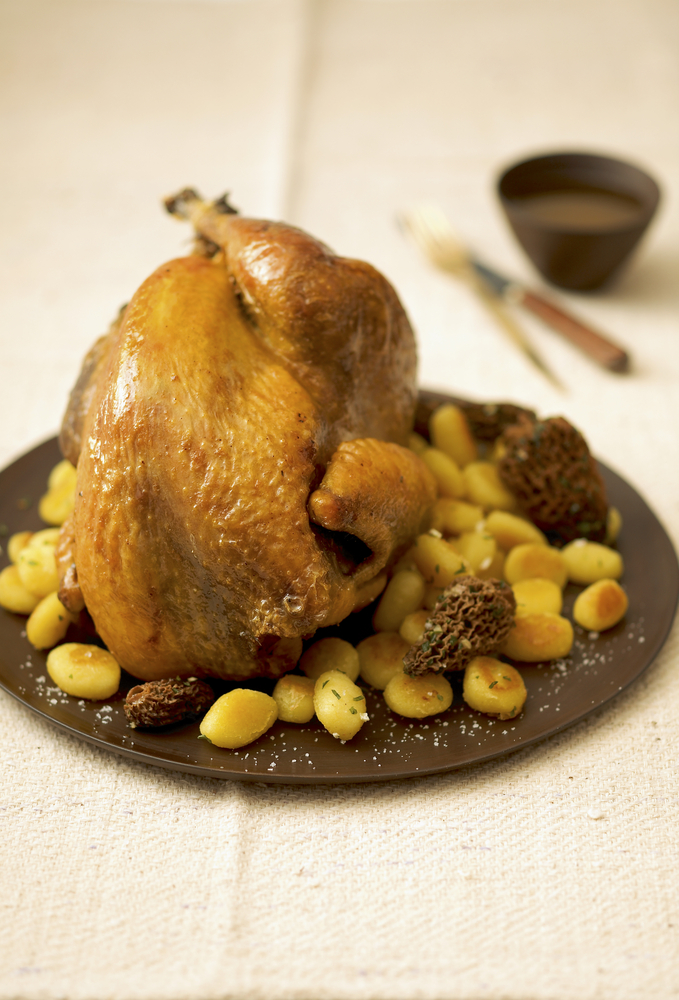 Faraona al forno ripiena di funghi porcini