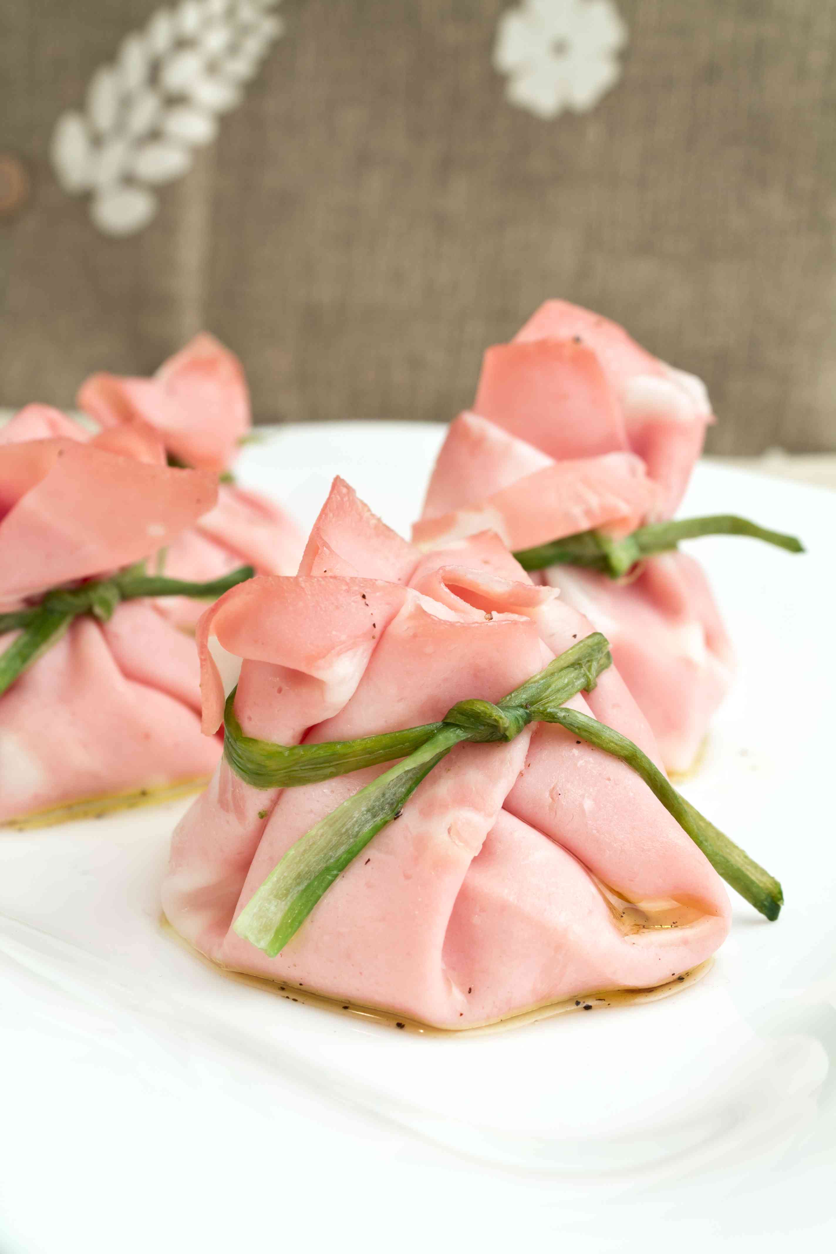 Involtini di prosciutto e mortadella