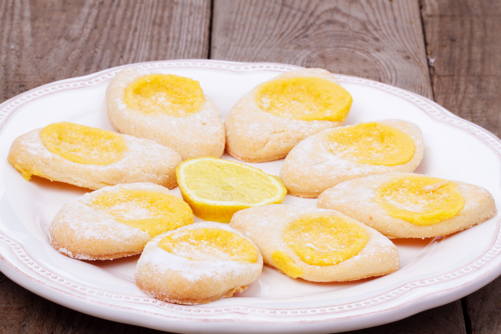 Biscotti al limone con marmellata