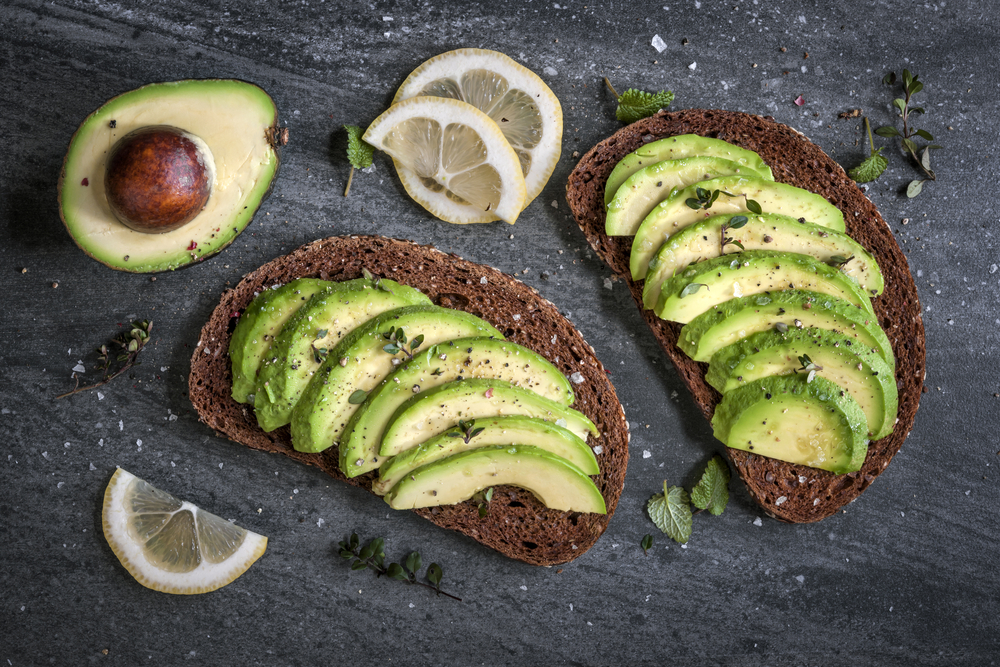 Le proprietà dell’avocado, l’energy food del momento