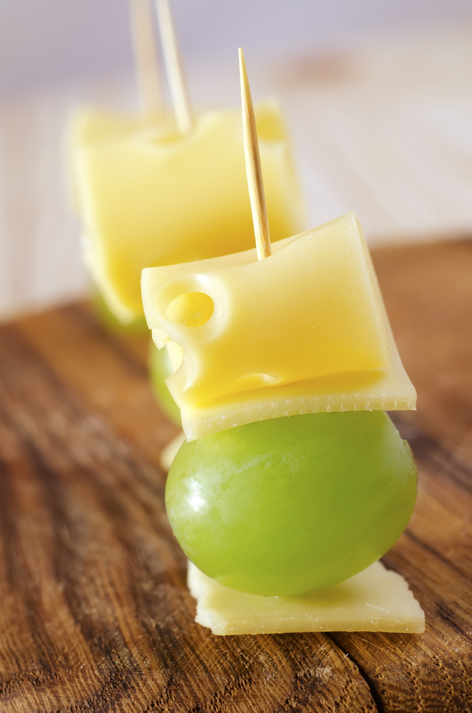 Bocconcini di uva al formaggio