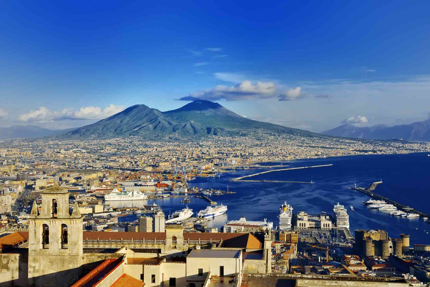 Cosa fare e cosa vedere a Napoli in due giorni: consigli per visitare la città a piedi