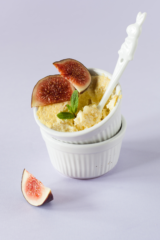 Soufflé di formaggio di capra con fichi caramellati