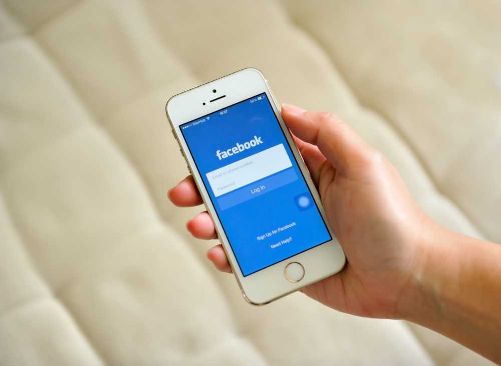 Social network ed ex fidanzati, è giusto cancellarli quando la storia finisce?