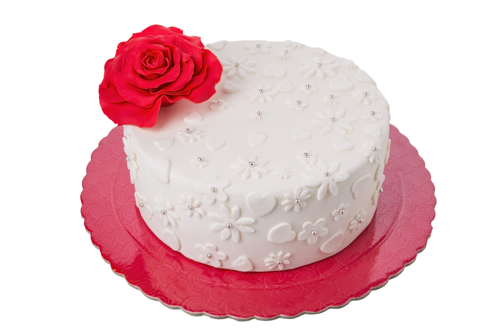 cake-design-san-valentino-rosa-pasta-zucchero-rosa-rossa-torta-bianca.jpg
