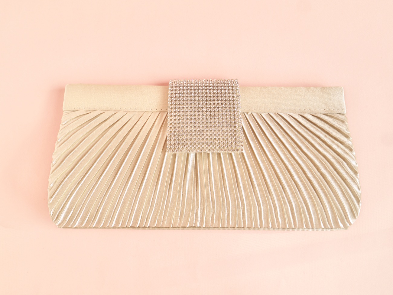 Matrimonio-primaverile-look-invitate-testimone-2.jpg