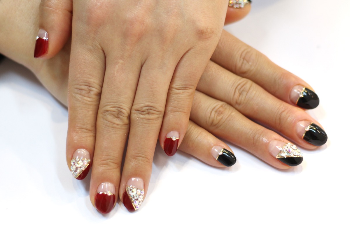 nail-art-natale-2017-tendenze-unghie-1.jpg