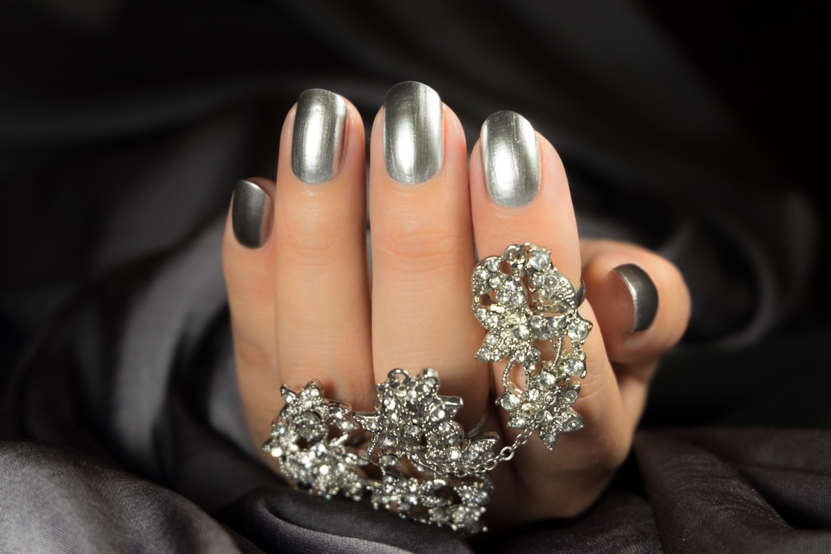 nail-art-natale-2017-tendenze-unghie-2.jpg