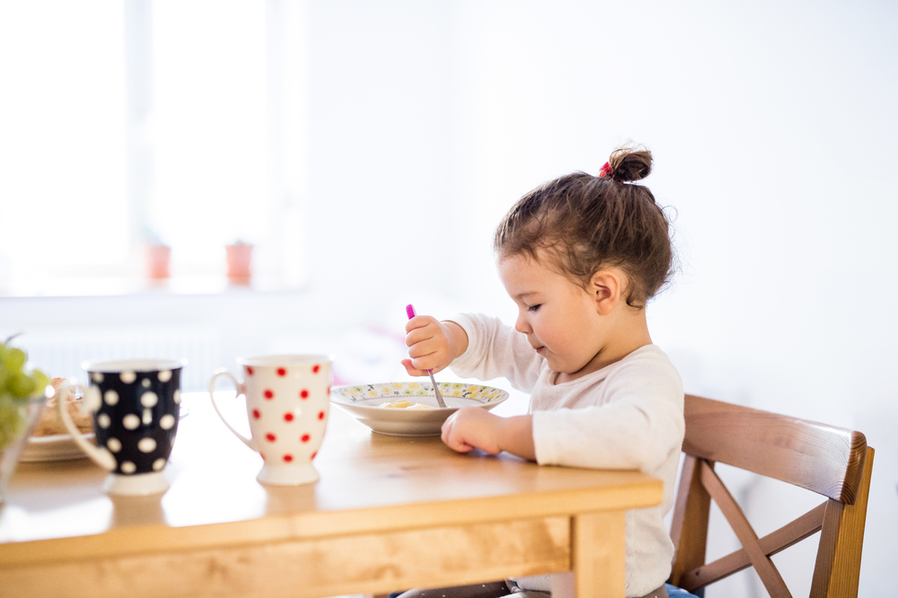 bambina-colazione.jpg