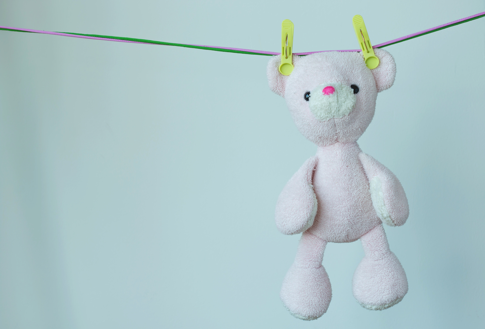 Come pulire e disinfettare peluche e pupazzi: i consigli utili