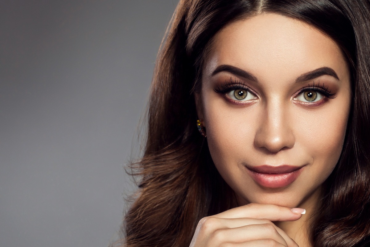 Il make-up per ingrandire gli occhi col video tutorial completo