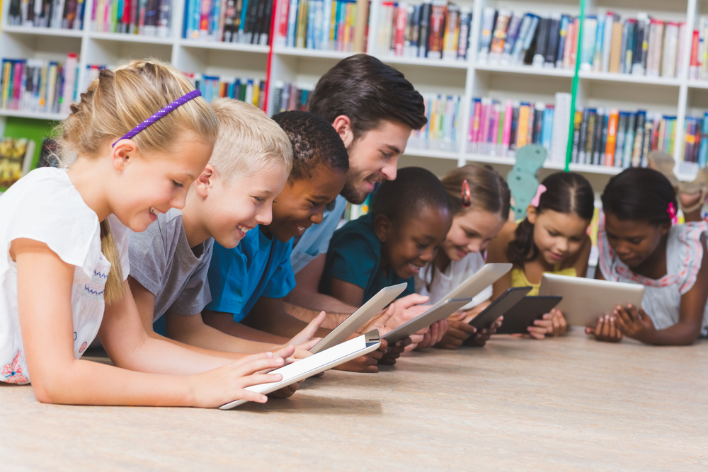 Come educare i bambini alla lettura: i consigli