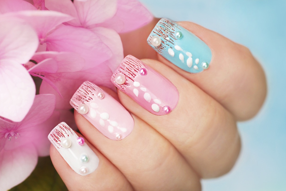 Decorazioni-unghie-2018-nail-art-primavera-5_0.jpg