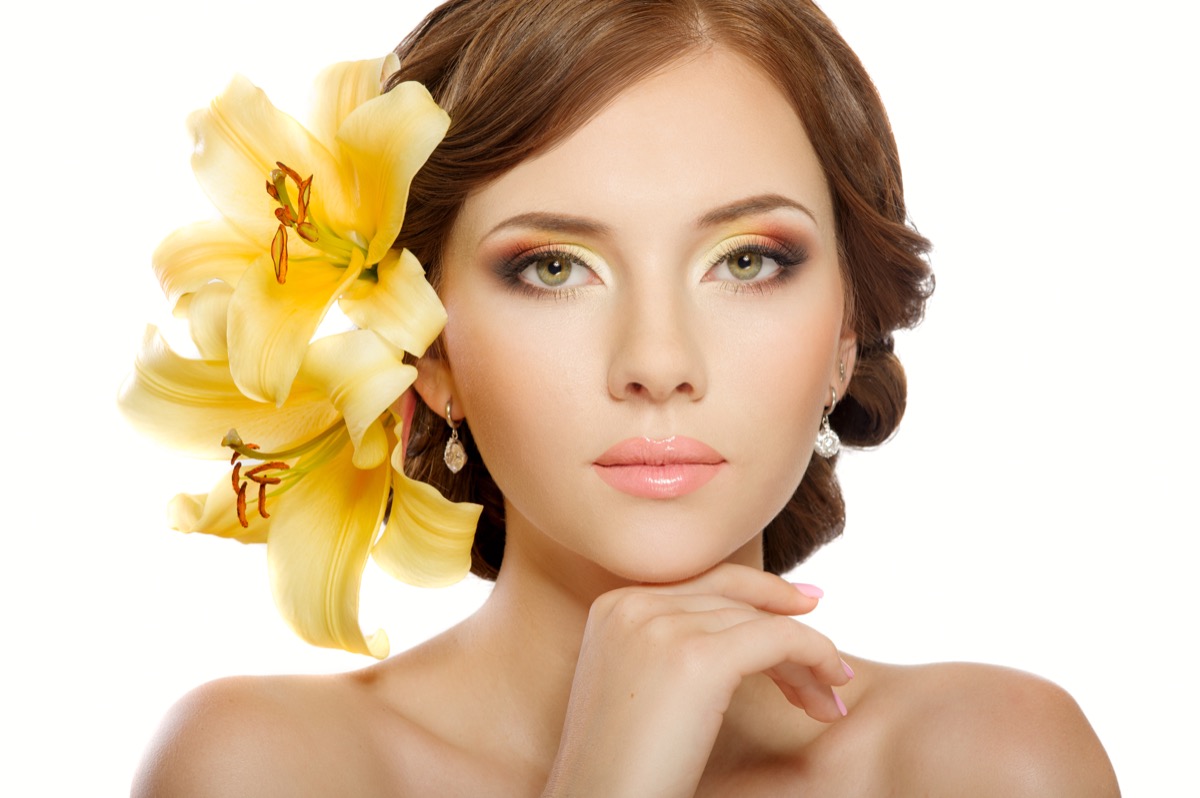 Trucco-floreale-estate-2018-tendenze-4.jpg