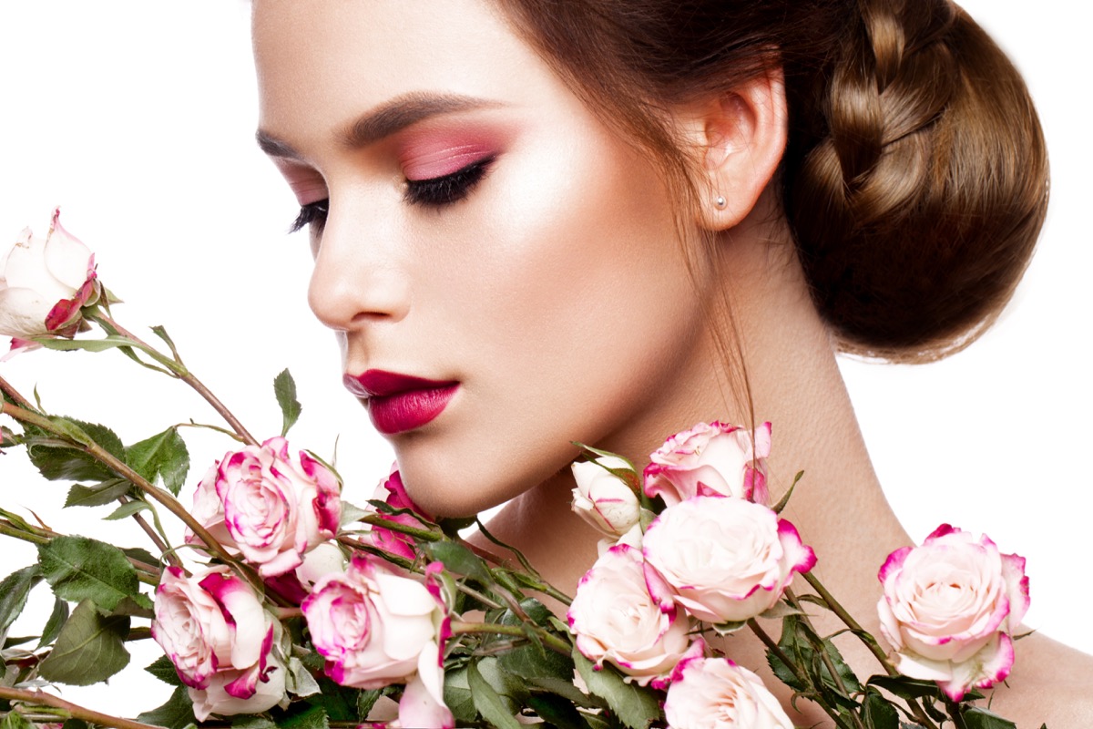 Trucco-floreale-estate-2018-tendenze-5.jpg