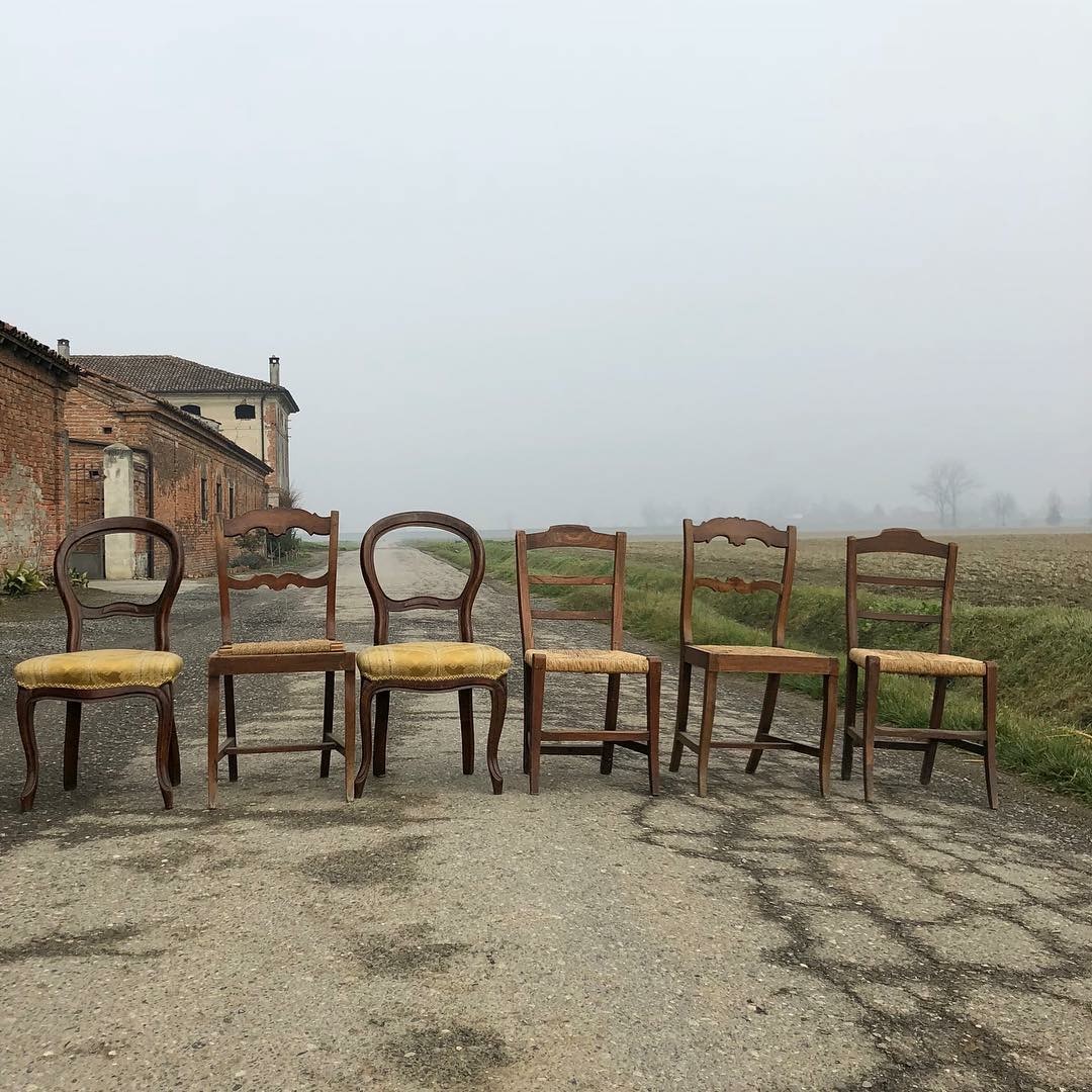 6_sedie_in_padania.jpeg