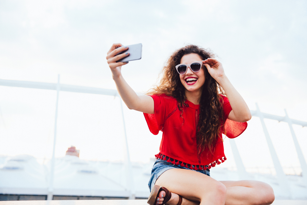 Selfie perfetto, 7 errori da evitare per vedersi belle