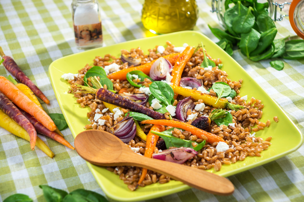Insalata di farro fredda light, la ricetta rinfrescante