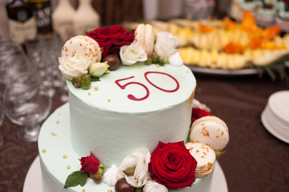 Torte per 50 anni donne, 7 idee per le decorazioni