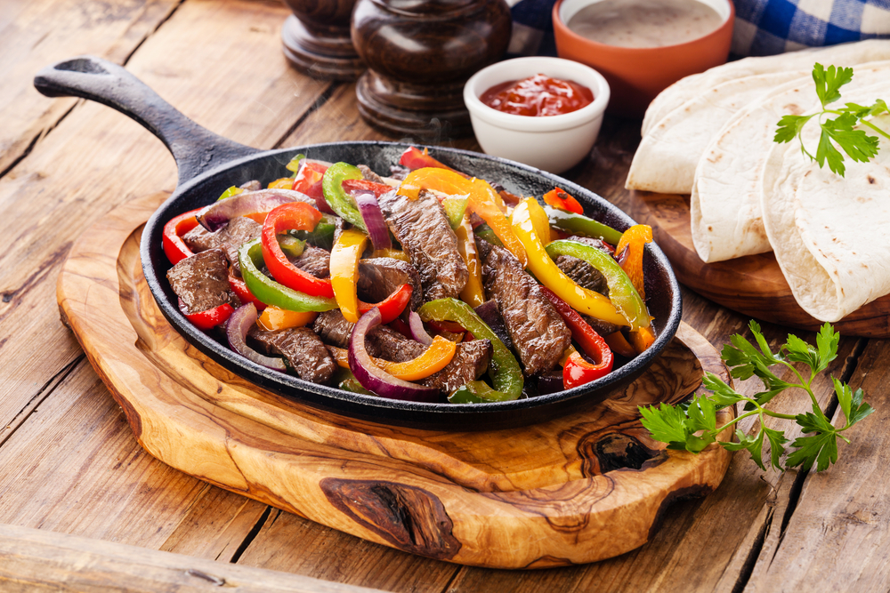 6 cibi che non dovresti mai cucinare in una padella di ghisa e perché