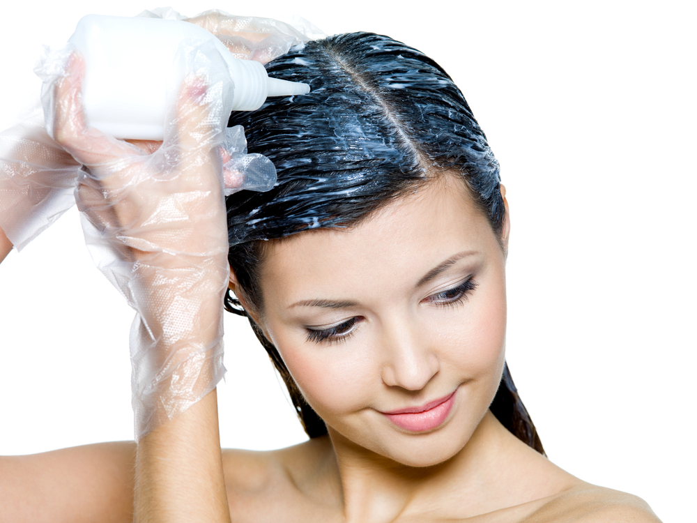 Come rimuovere la tinta per capelli dalla tua pelle