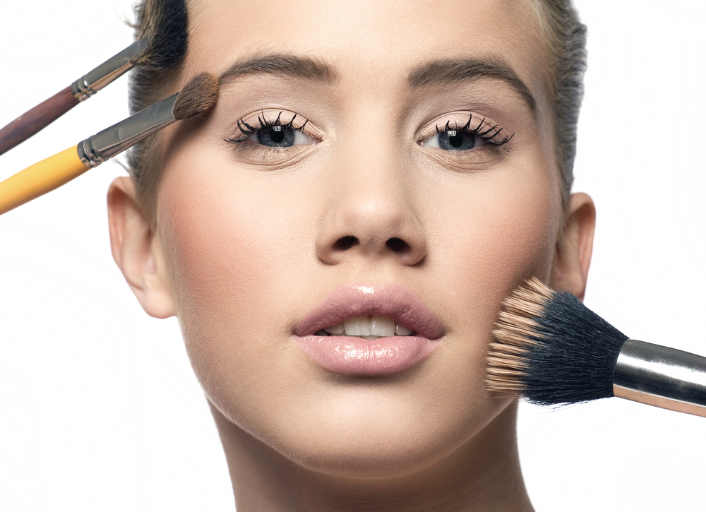 Kit trucco per adolescenti: prodotti base per un make up soft