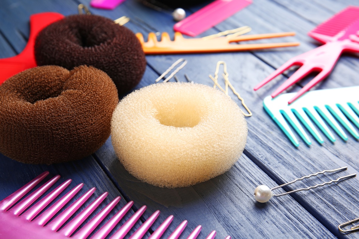 Come si fa lo chignon alto con la ciambella