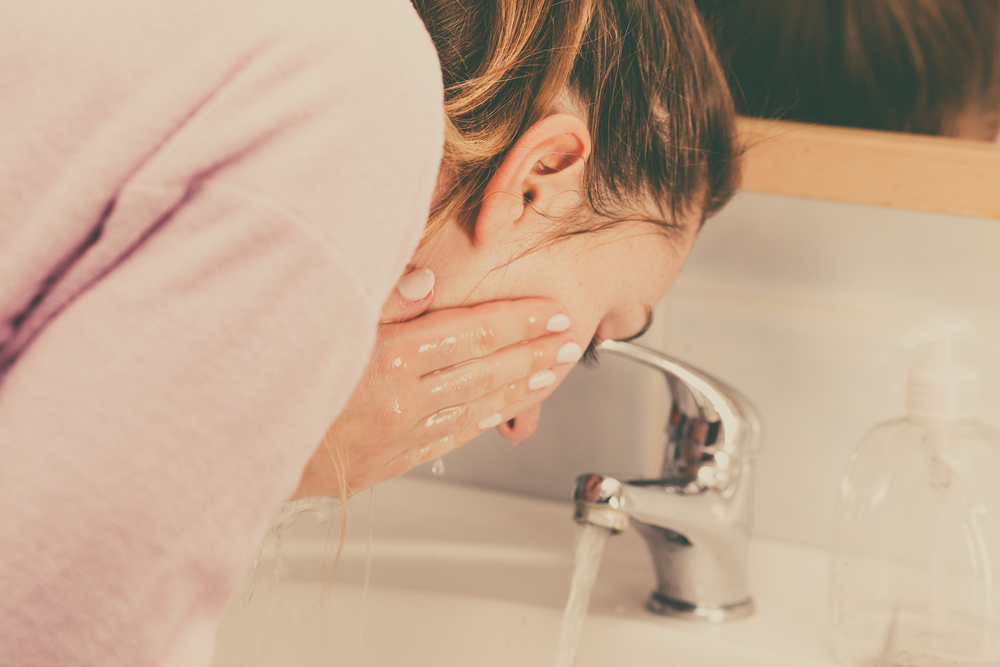 6 modi sbagliati di lavarsi il viso