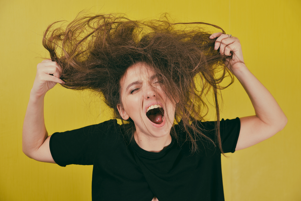 Lo stress può modificare il colore dei capelli?
