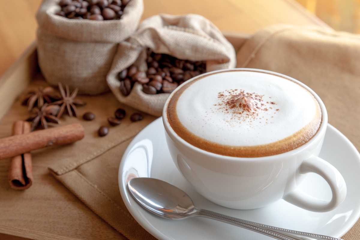 Cappuccino fatto in casa senza macchina: la ricetta per farlo cremoso