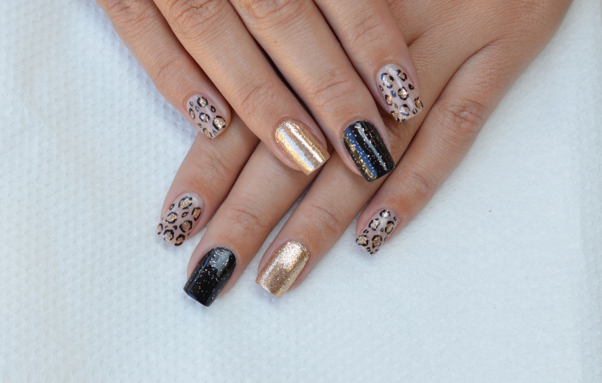 Foil-nail-art-decorazione-unghie-7.jpg
