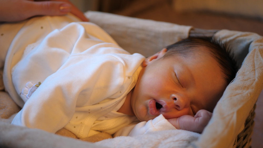 Svezzamento notturno, come insegnare ai bambini a dormire la notte