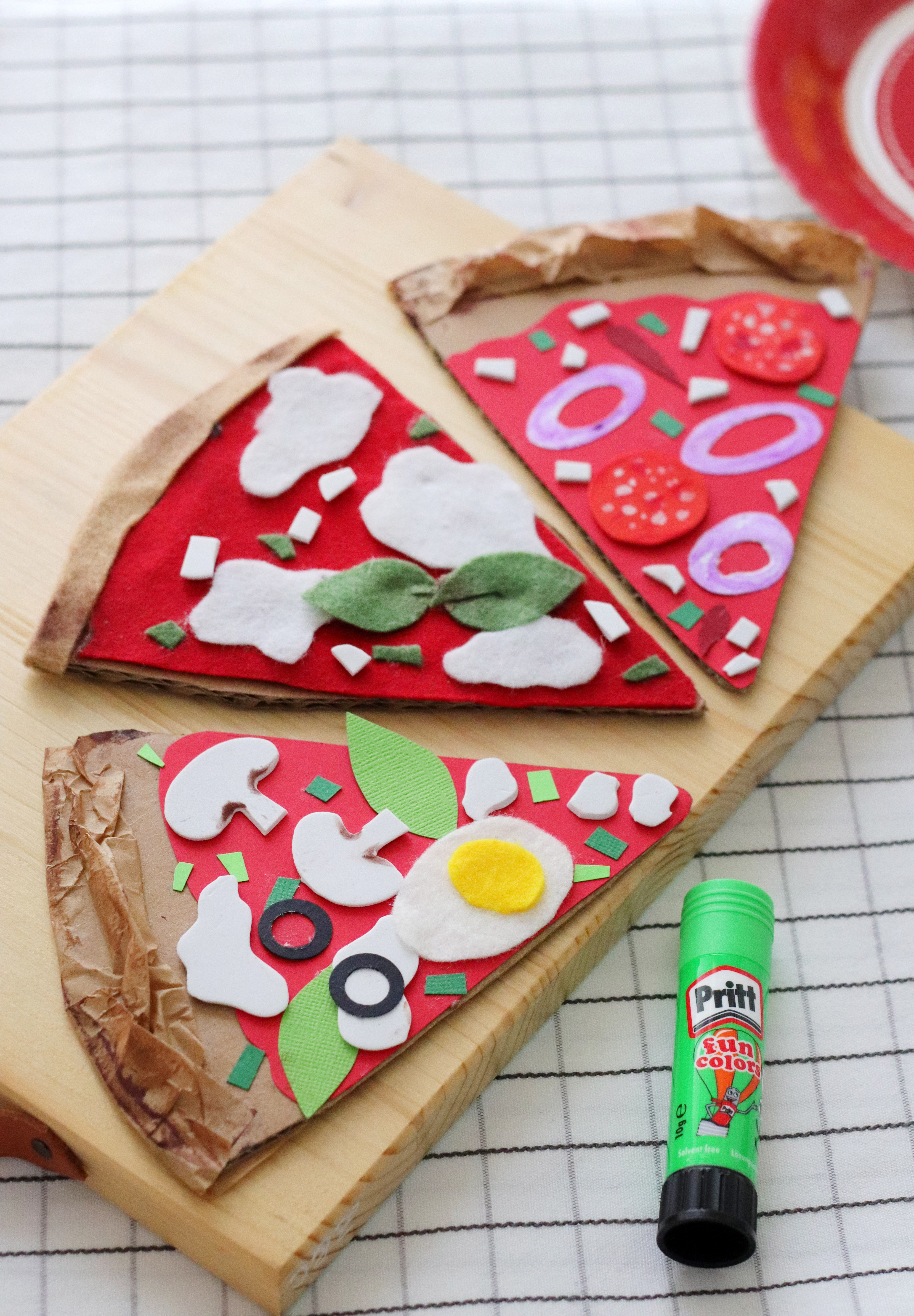 12-_pizza_pinkfrilly_donnad_vert.jpg