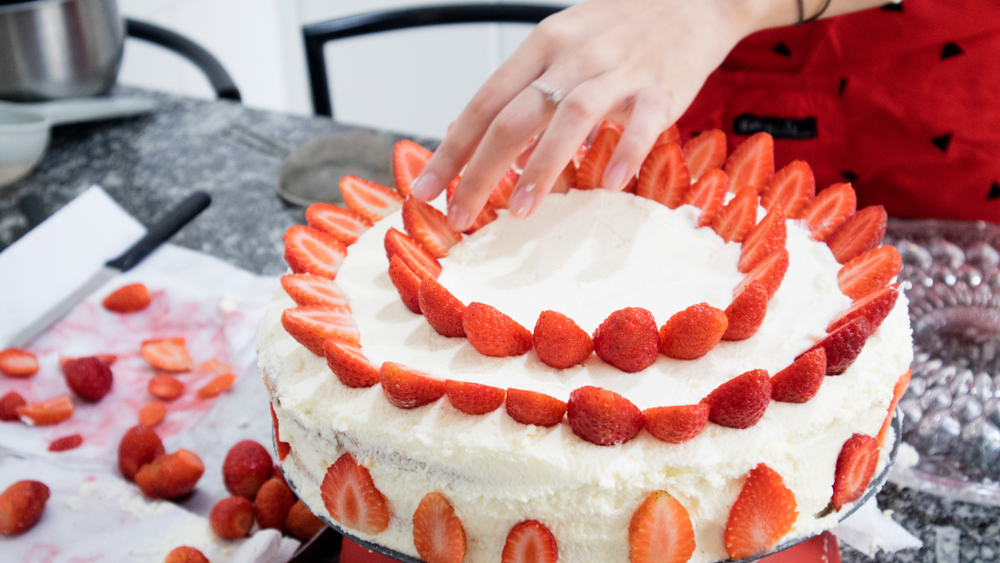 Come decorare una torta di compleanno per i 18 anni