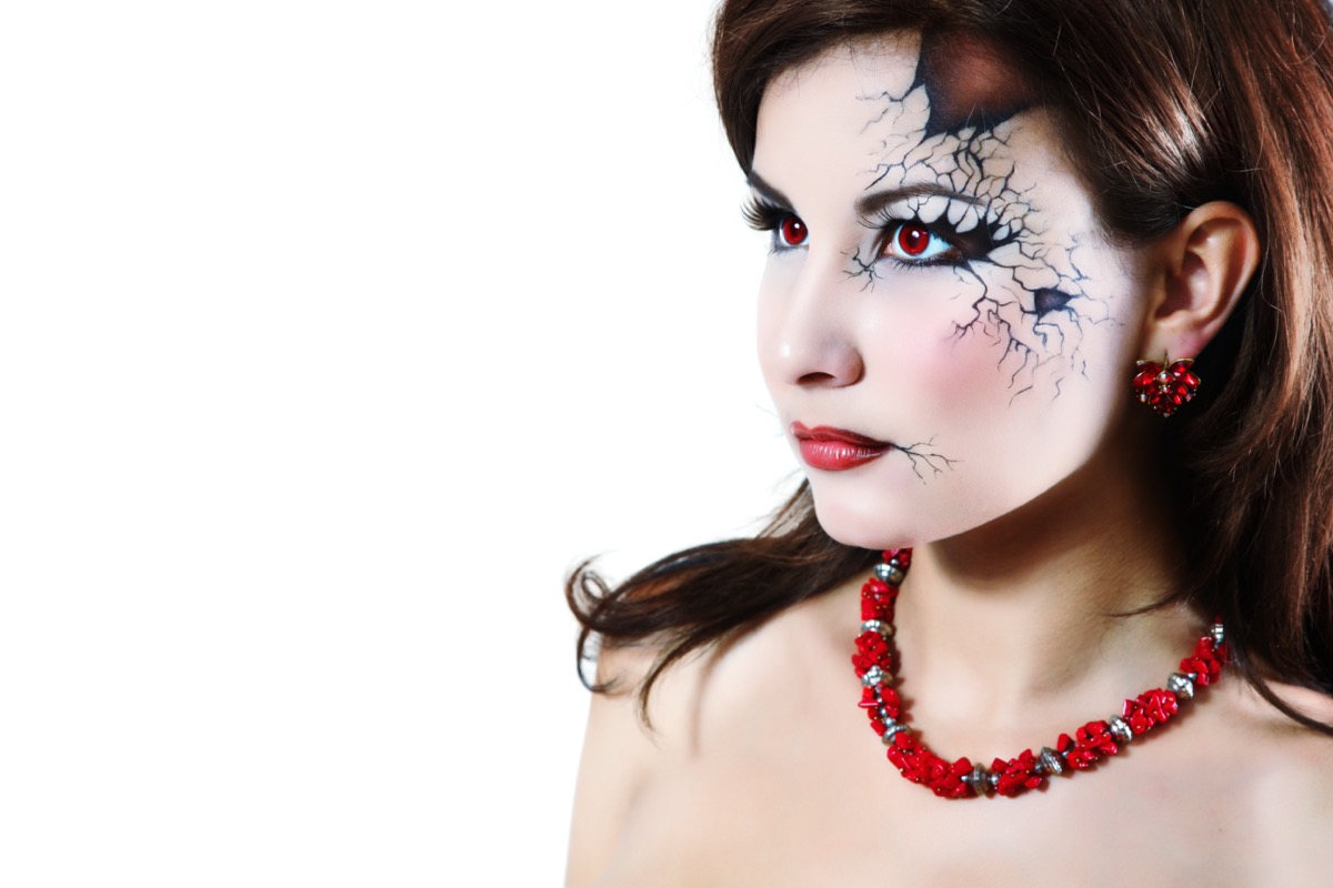 Il trucco di Halloween da bambola assassina: come farlo in poche mosse