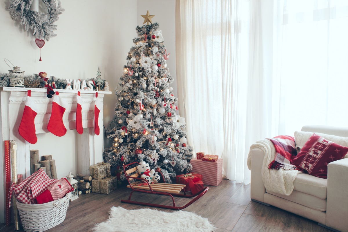 Dove acquistare l'albero di Natale innevato o come realizzarlo col fai da te