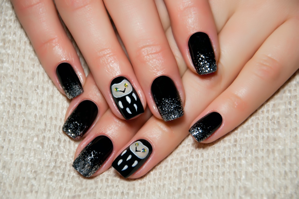 Nail-art-in-nero-argento-2.jpg