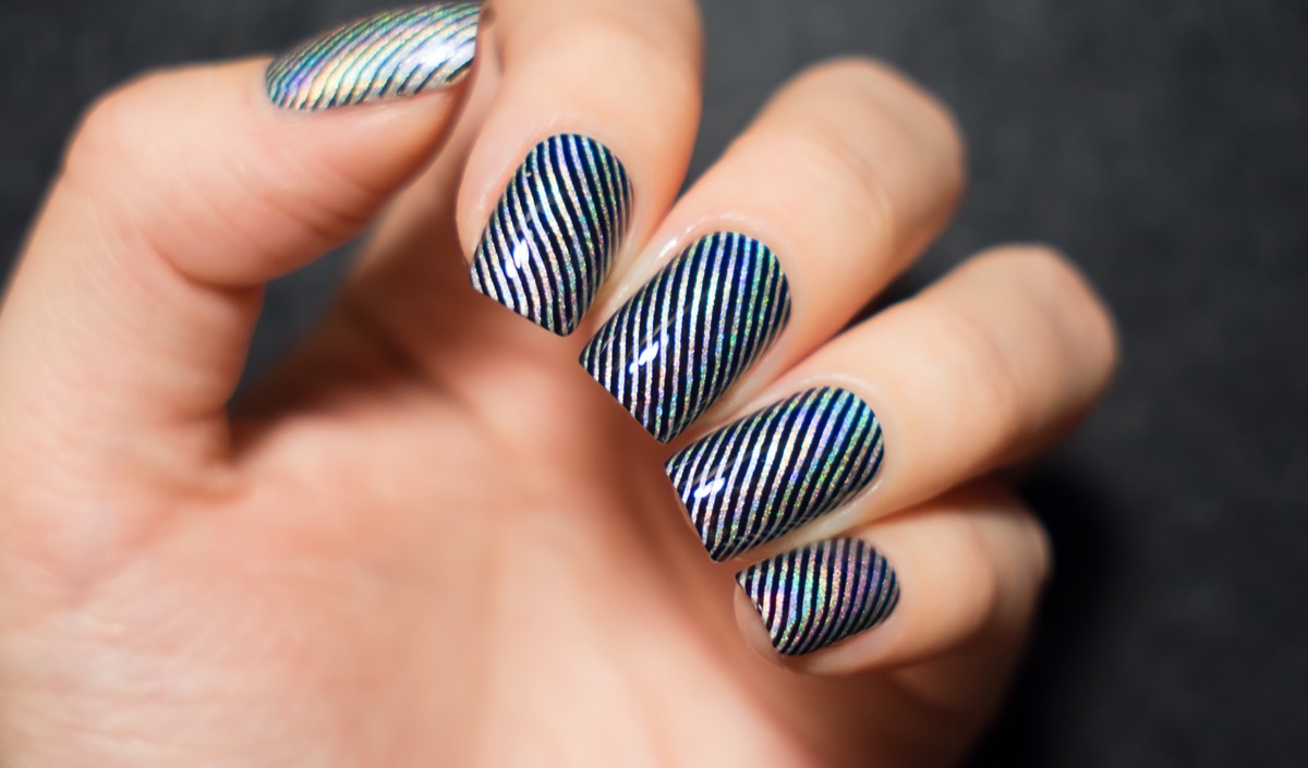 Nail-art-in-nero-argento-9.jpg