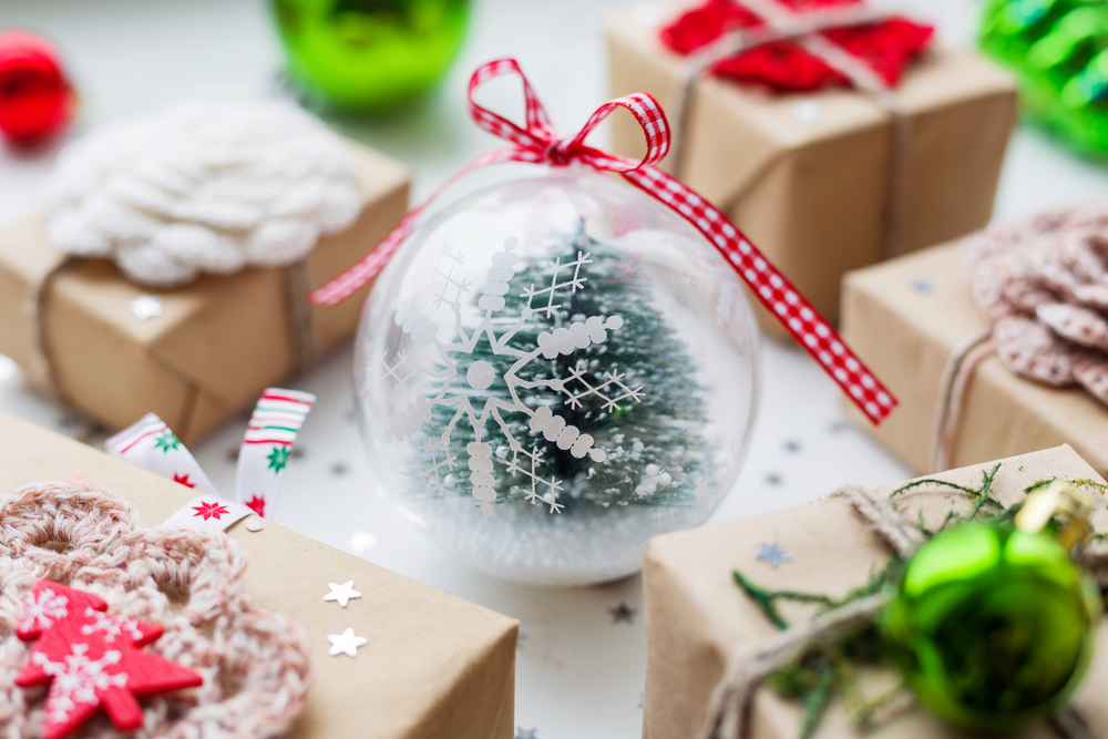 palline-natale-trasparenti-apribili-come-decorare-9.jpg
