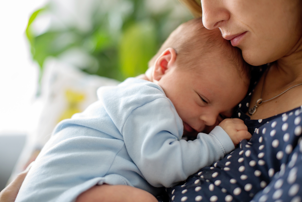 Singhiozzo neonato: cosa fare