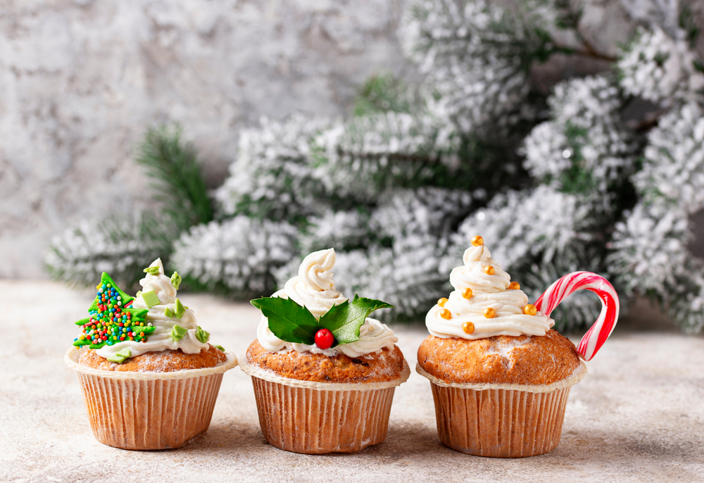 cupcake-natale-decorati-panna-1.jpg